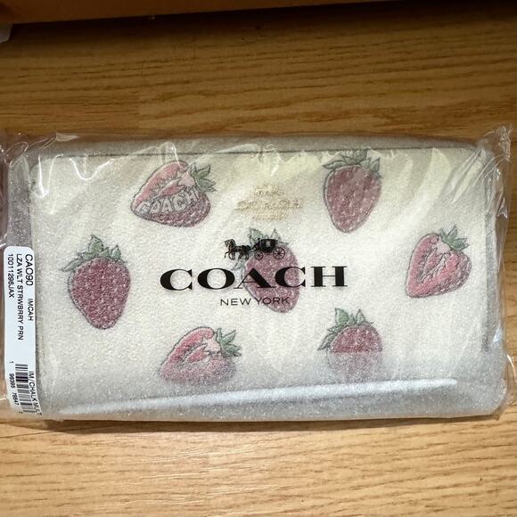 🍓Long Zip Around Wallet In Signature Canvas With Strawberry Print - Picture 5 of 8